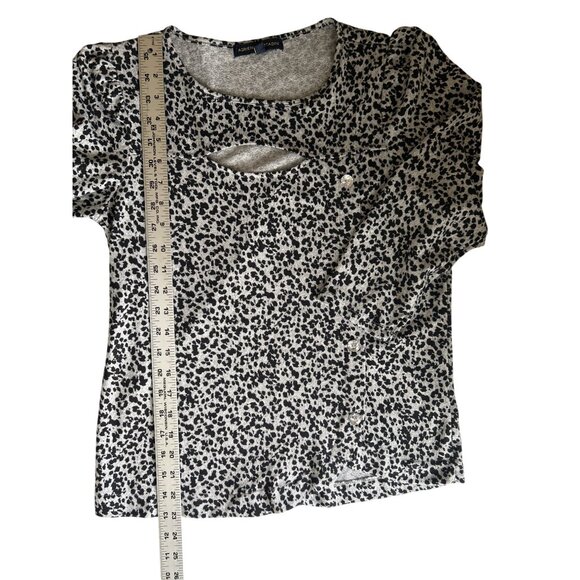 Adrienne Vittadini Black & White Animal Print Top 3/4 Sleeves Chest Cutout - Picture 8 of 8